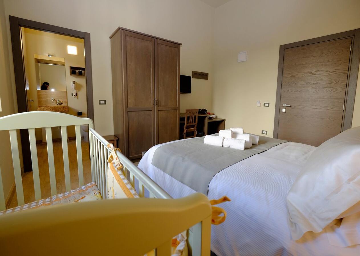 Eos Room And Breakfast Иглесиас Экстерьер фото
